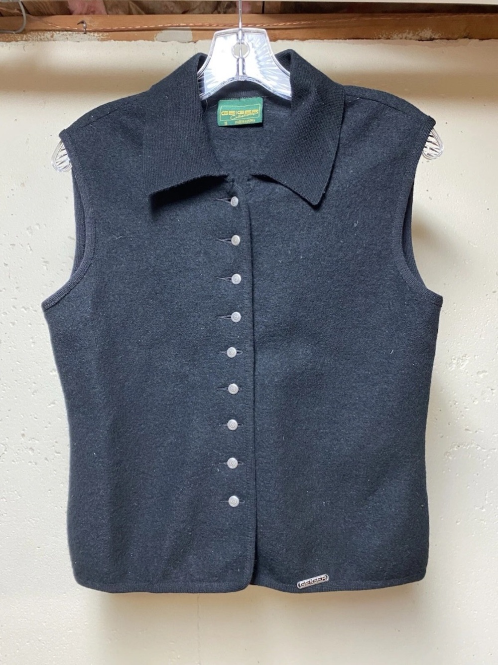 Women’s Geiger 100% Wool Collared black vest button down Sz 36 made in Austria